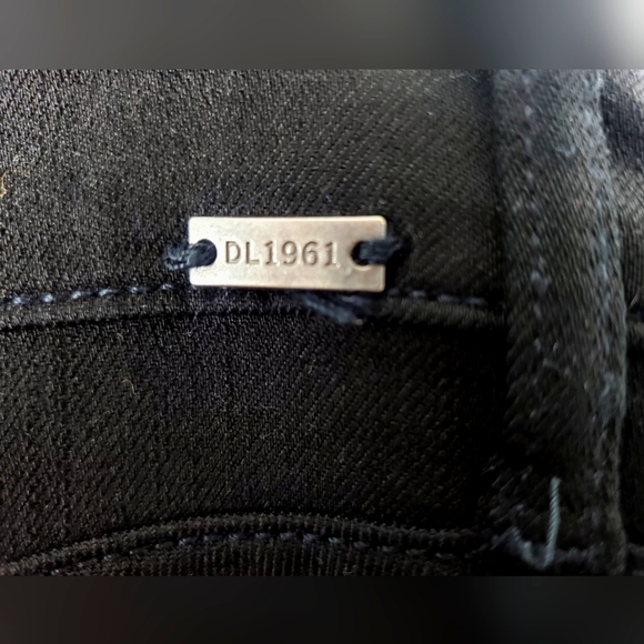 SIZE 27 DL1961 EMMA SMART STRETCH LEGGINGS - Picture 3 of 5